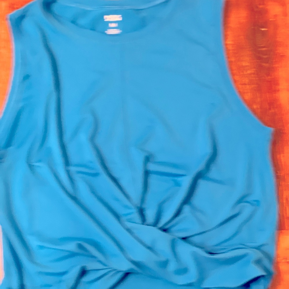 DSG AQUA Blue Knotted Crop Tank size M.  Knitted in front